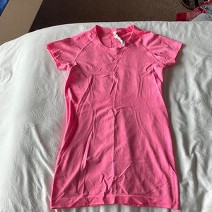 Hot pink lululemon short sleeve top
